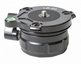 Mounting head with spirit level