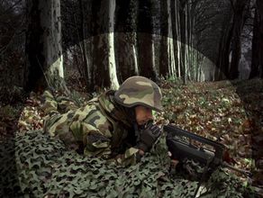 Filet de camouflage 3D retardant feu compact